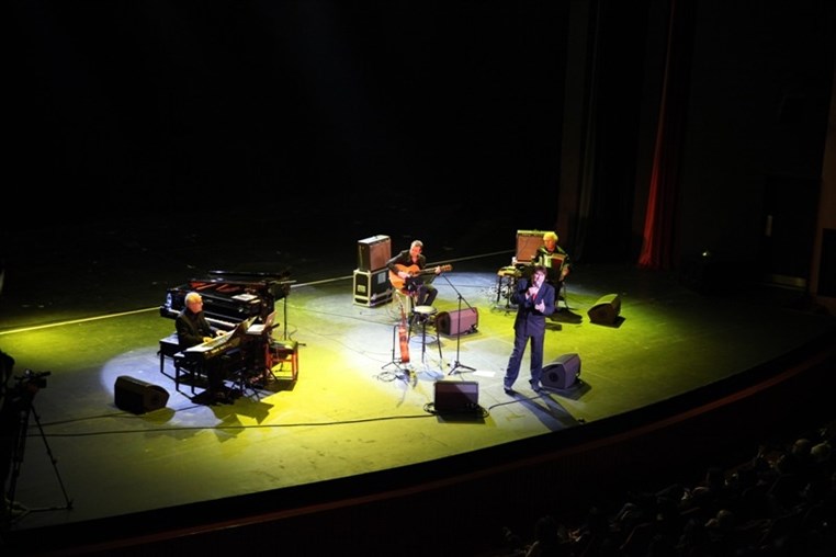 Bernard Sauvat Au Casino Du Liban